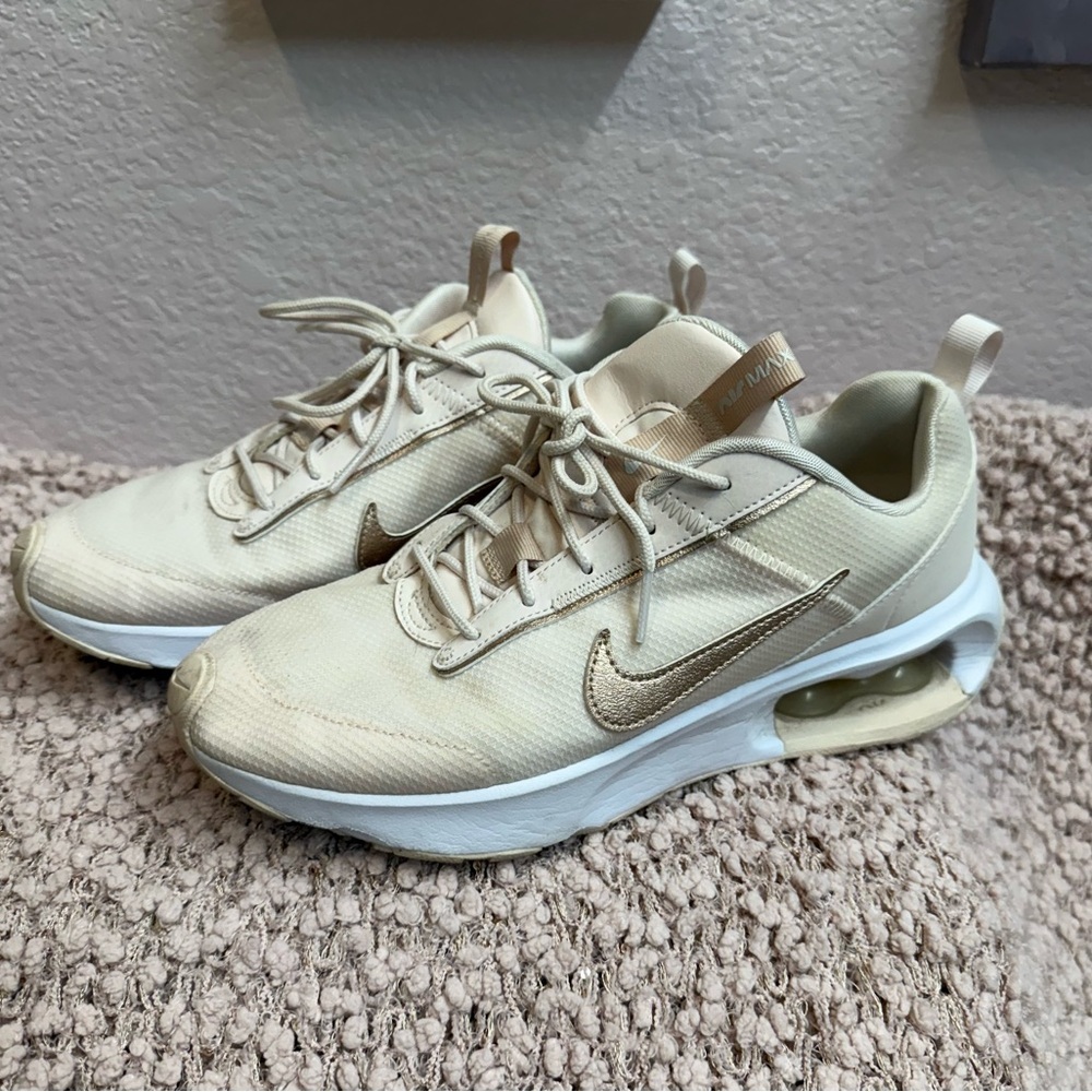 Nike Women's Air Max Pink, sz 8.5 - Picture 2 of 10